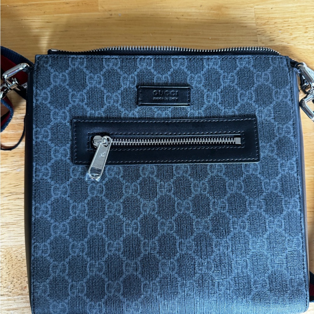 Gucci messenger bag